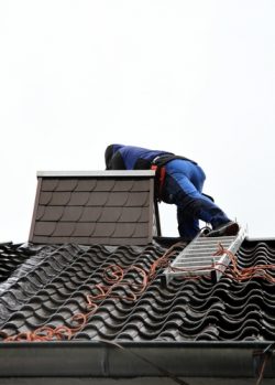 Workers,On,The,Roof,When,The,Chimney,Repair