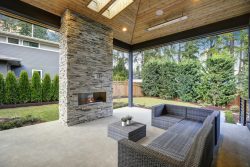 Chic,,Elegant,Deck,Patio,Design,Features,Vaulted,Paneled,Ceiling,With